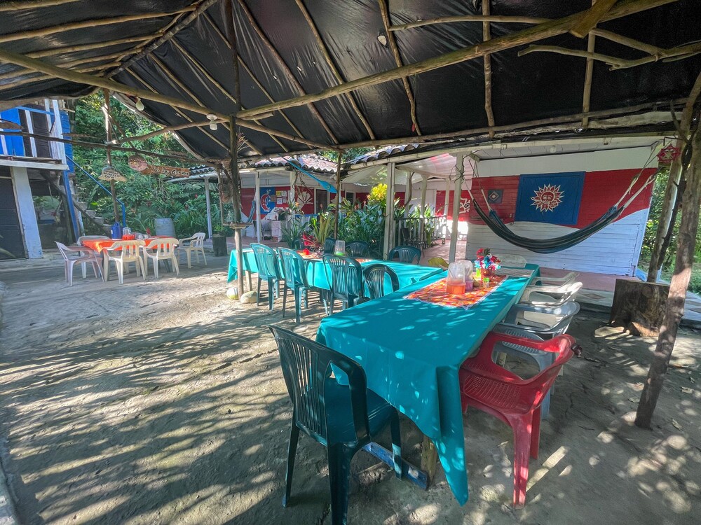 Wira Pora Hostal