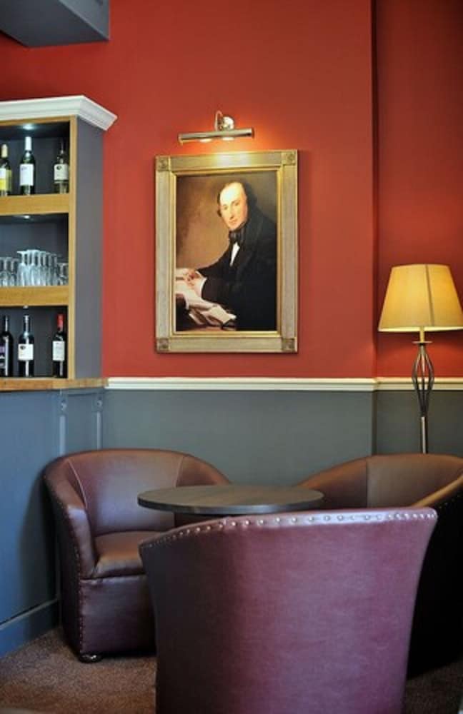 Royal Hotel 58
