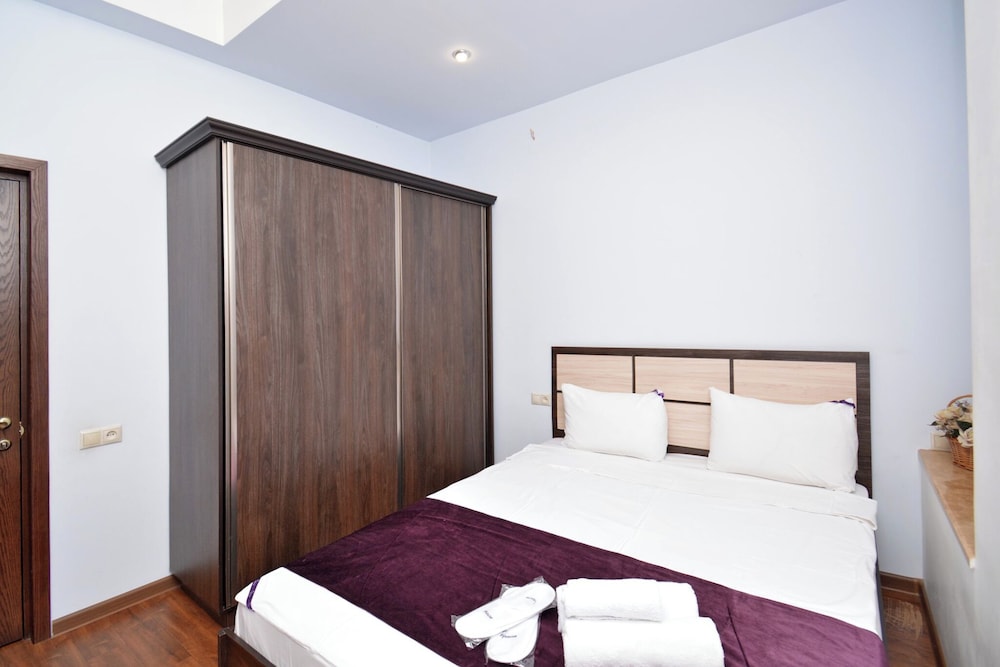 Apartment on Aram street