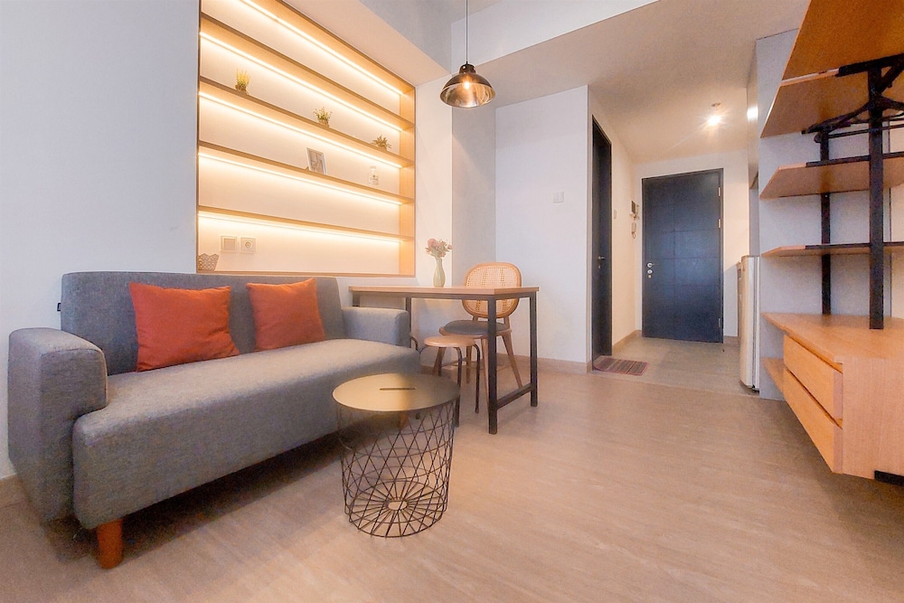 Modern And Cozy Studio At Collins Boulevard Apartment