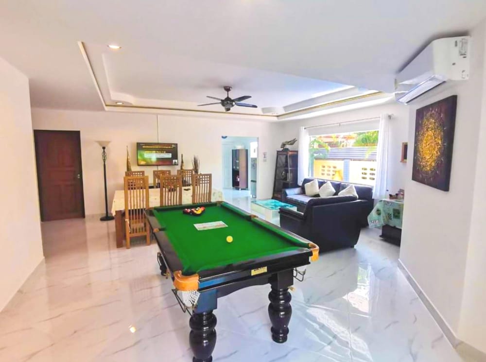 Corner Villa - Pattaya holiday House Walking Street