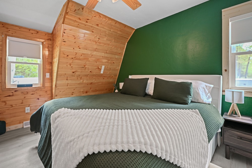 Sand Bar Resort in Suring
