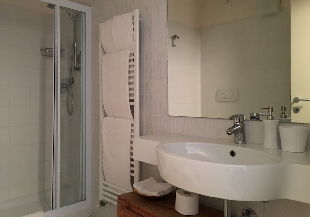 Vialeromadodici Rooms & Apartments