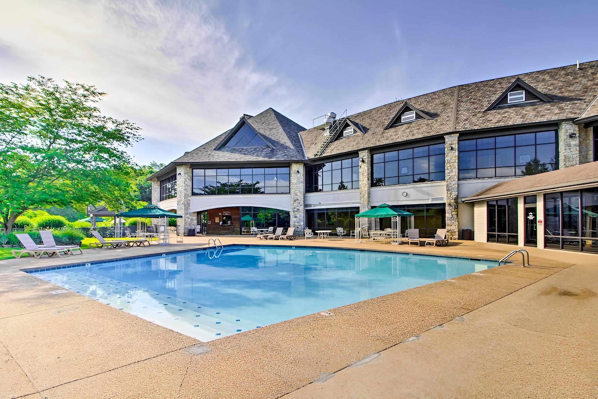 Lakeside Branson West Abode w/ Deck & Pool Access view 4