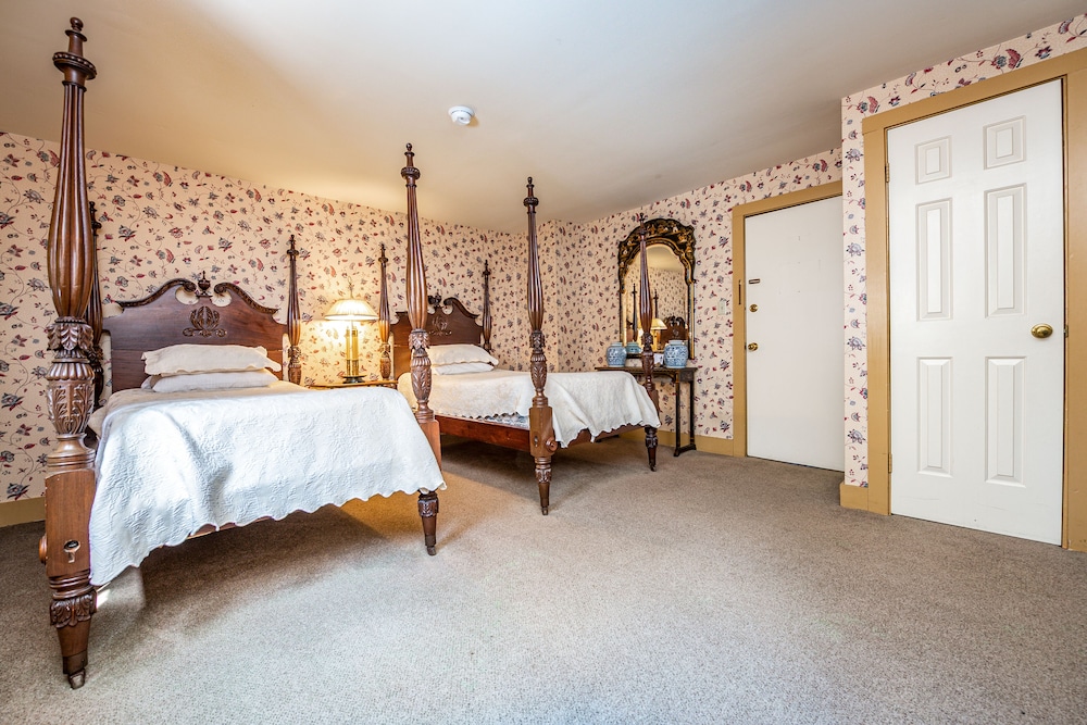 Wayside Inn