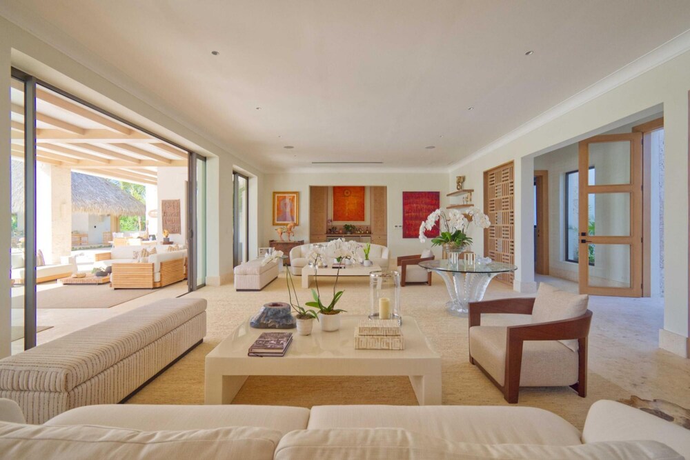 Luxury Villa With Heated Pool Jacuzzi Full Staff