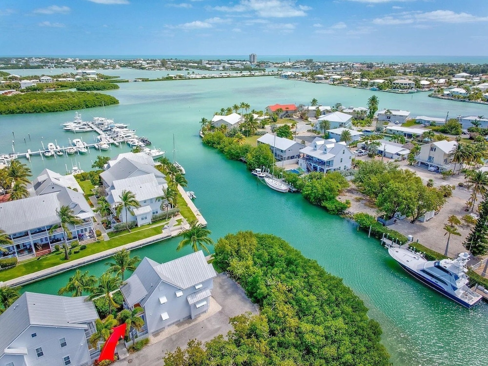 The Point At Coral Lagoon, Rare End Of Canal Villa 3 Bedroom Townhouse