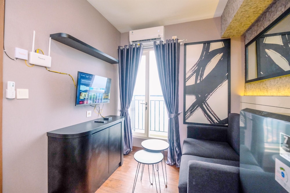 Modern Look 2BR at 28th Floor Podomoro Golf View Apartment