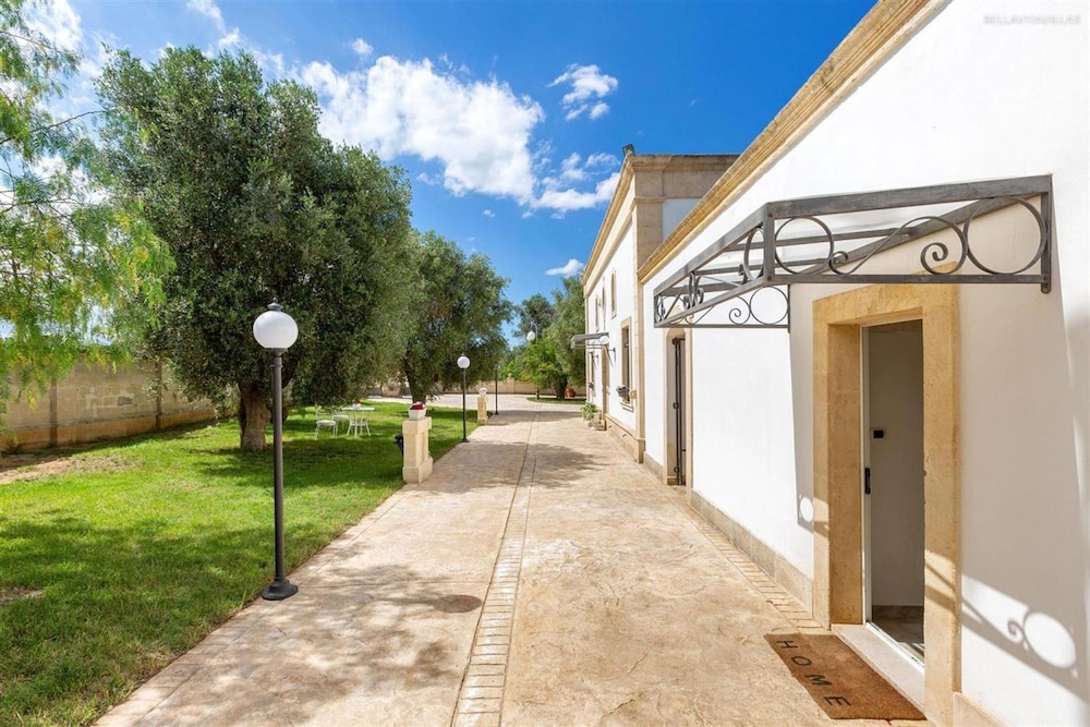 1966 Villa Medici Alla Macchia by Perle di Puglia view 4