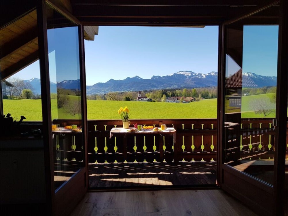 Mountain View Comfortable Holiday Residence