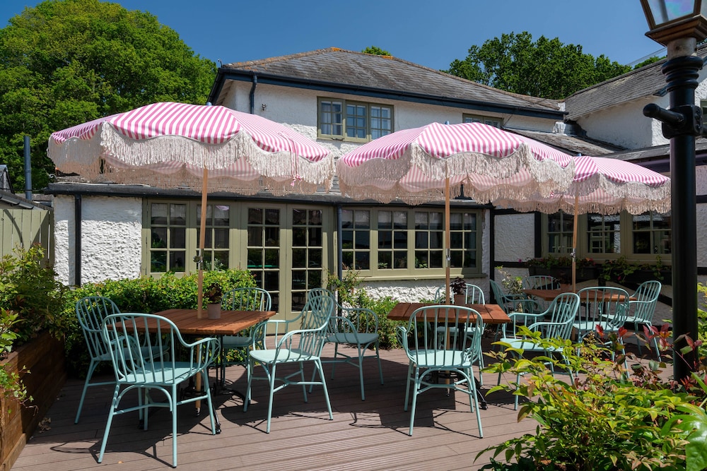 High Corner Inn