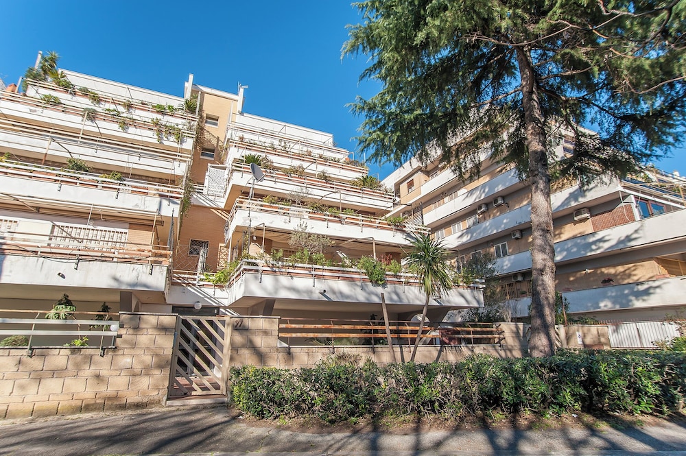 Eur Luminous And Large Family Terrace Apartment