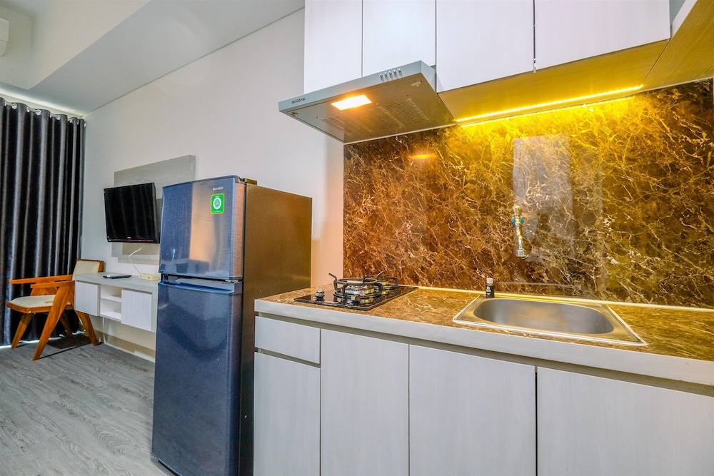 Homey And Restful Studio Lrt City Bekasi Apartment