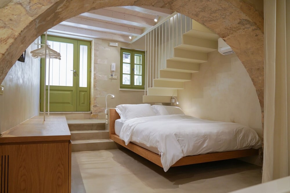Mystiko Maisonette With Hot Tub - Chania Old Town
