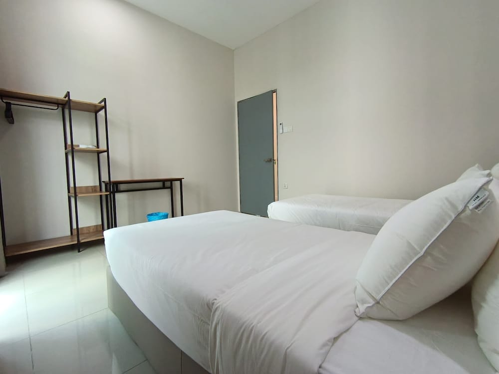 myRoom at 11 J Adams