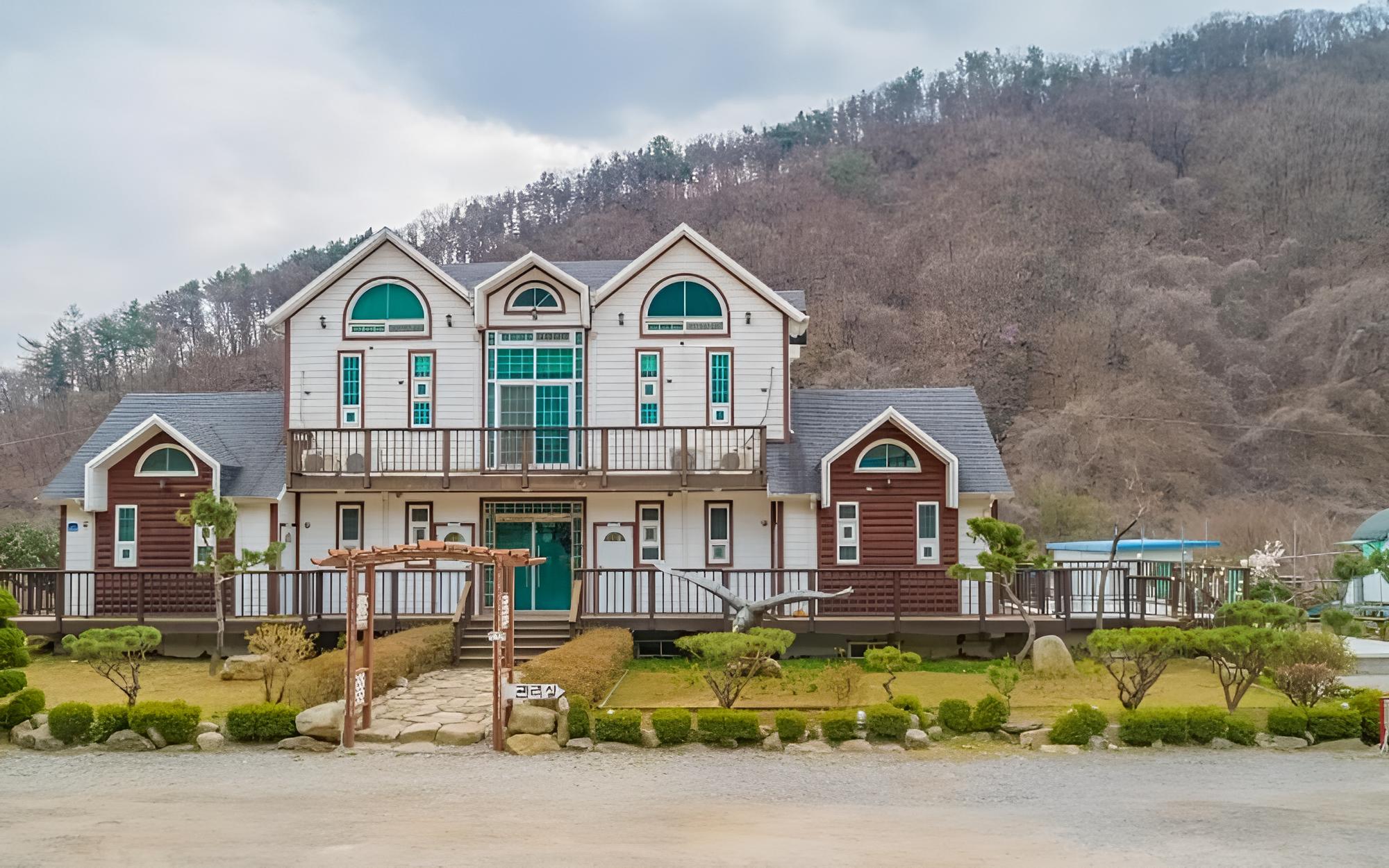 Gapyeong Rich House Pension