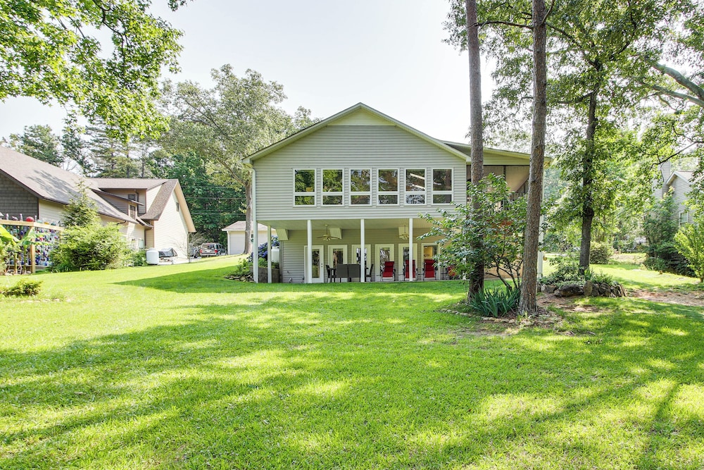 < 1 Mi to Marina: Fair Play Home on Lake Hartwell