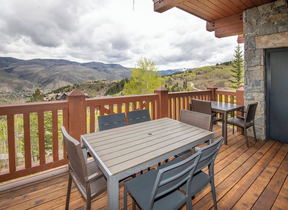 Hummingbird by Elevation Accommodations