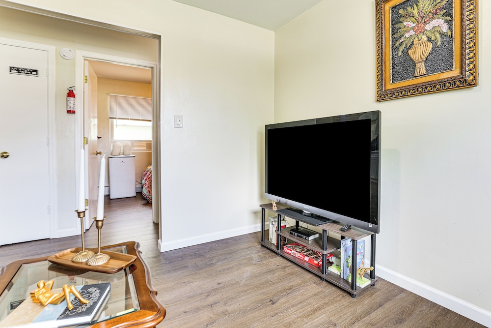 2 Mi to The Marketplace: Spring Valley Apartment