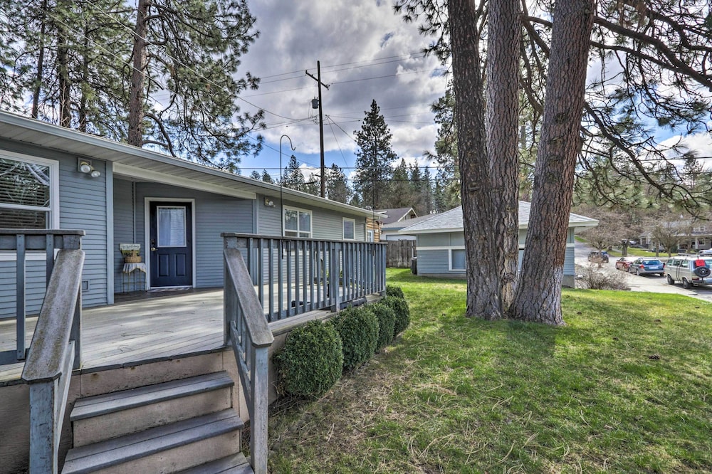 Centrally Located South Hill Apartment w/ Smart TV, photo 17