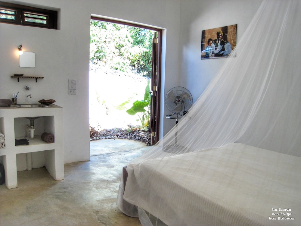 La Cueva Eco-Lodge