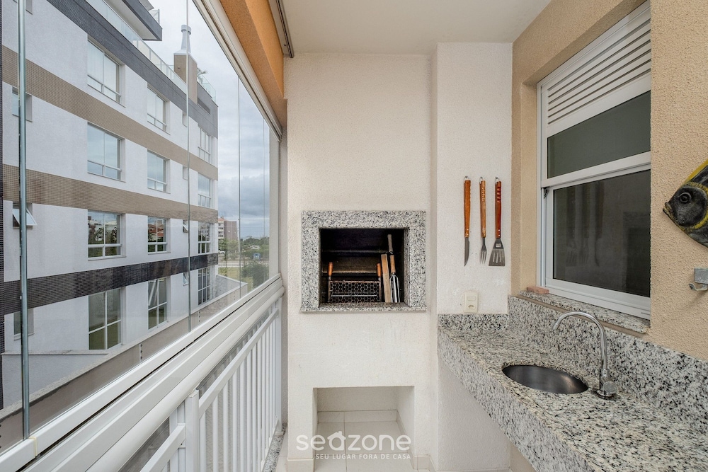 Apt W/balcony 350m From Beach - Ingleses Ira204