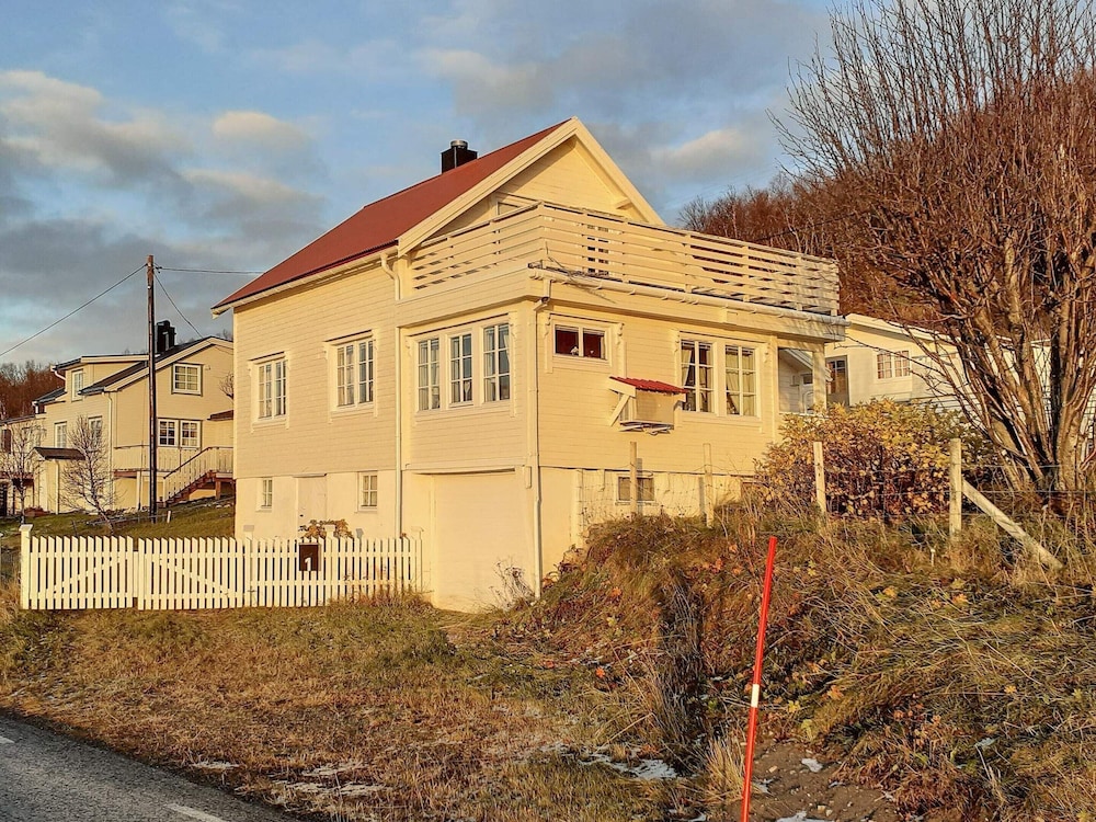 6 Person Holiday Home in Finnsnes-by Traum view 3