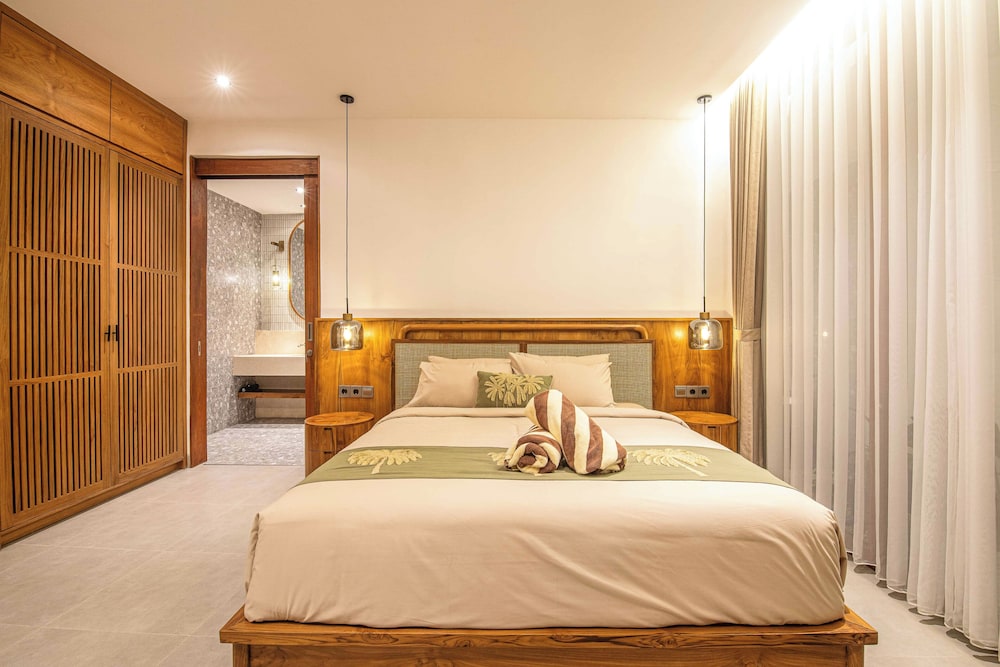 Luxury 2BR Retreat Jungle View Near Ubud Center