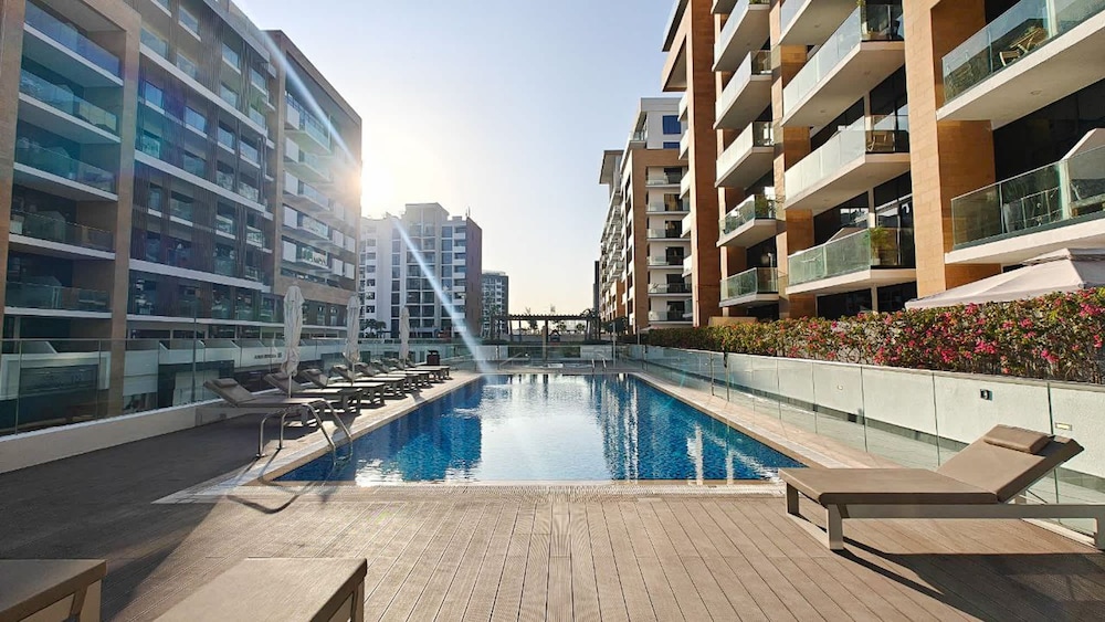 Indulging 1 Bedroom in Azizi Riviera 6