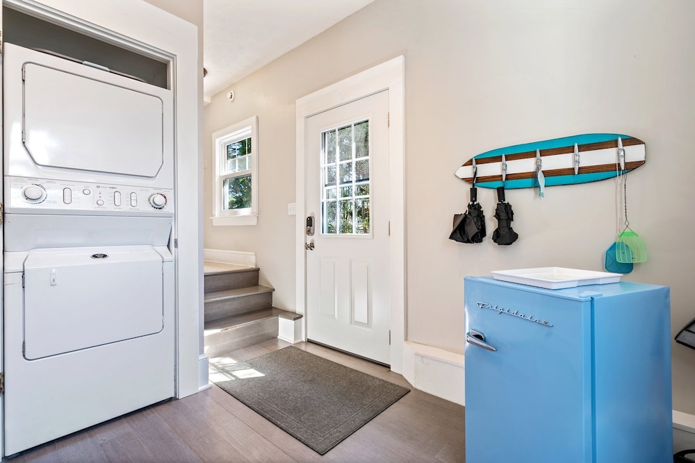 Beachwood Getaway Sleeps 10!
