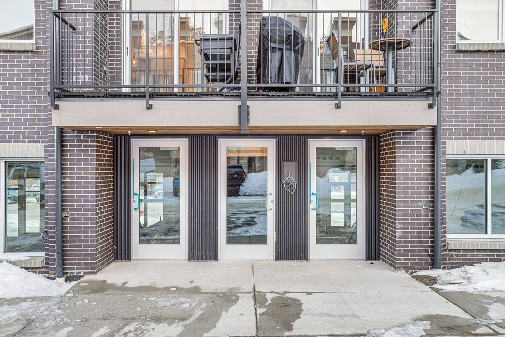 Walk to Cooper Creek Square: Condo w/ Hot Tub!