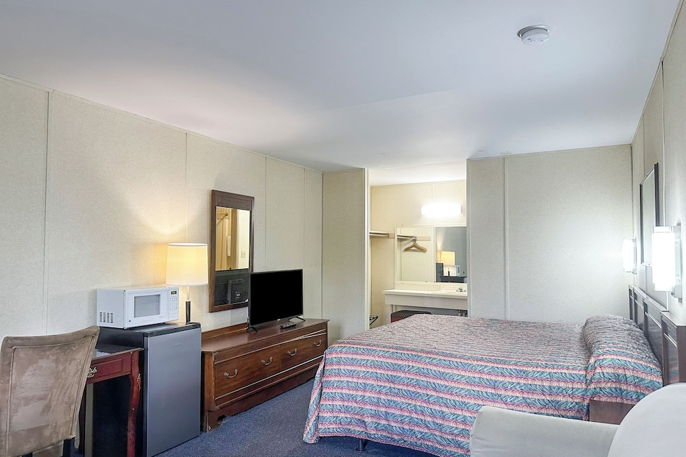 Louisville Inn By Oyo Louisville Municipal Airport