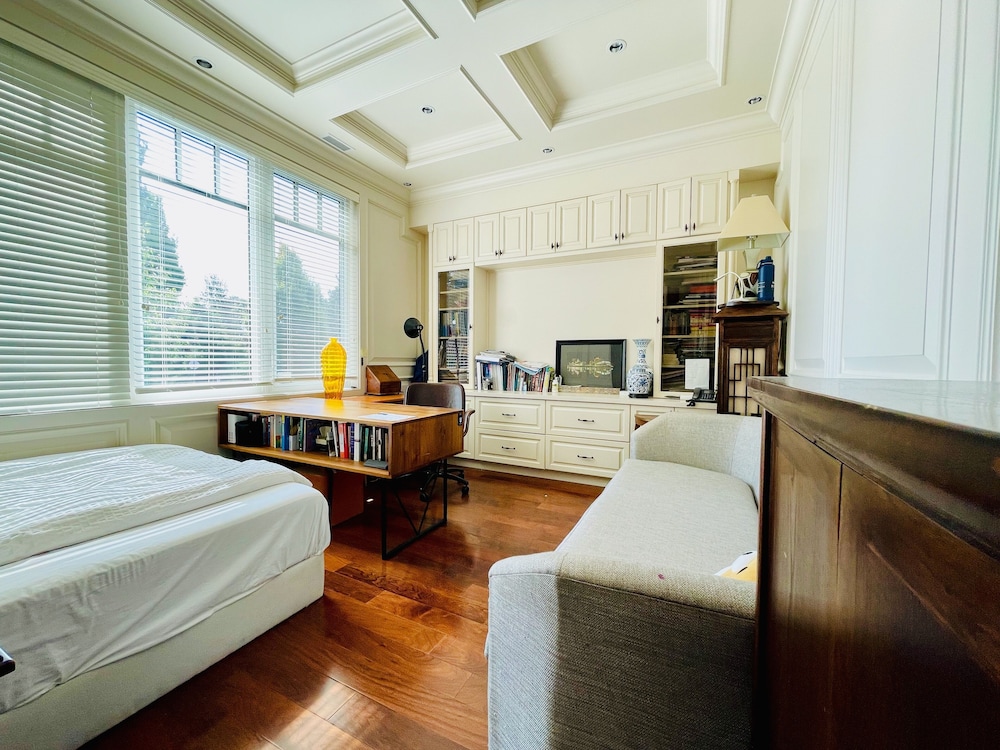 Vancouver Luxury Guest House