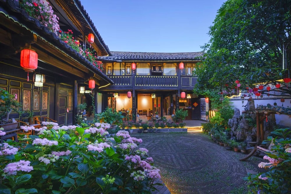 Yiyuan Snow Mountain View Historical Naxi House - Lijiang Old Town Mufu branch