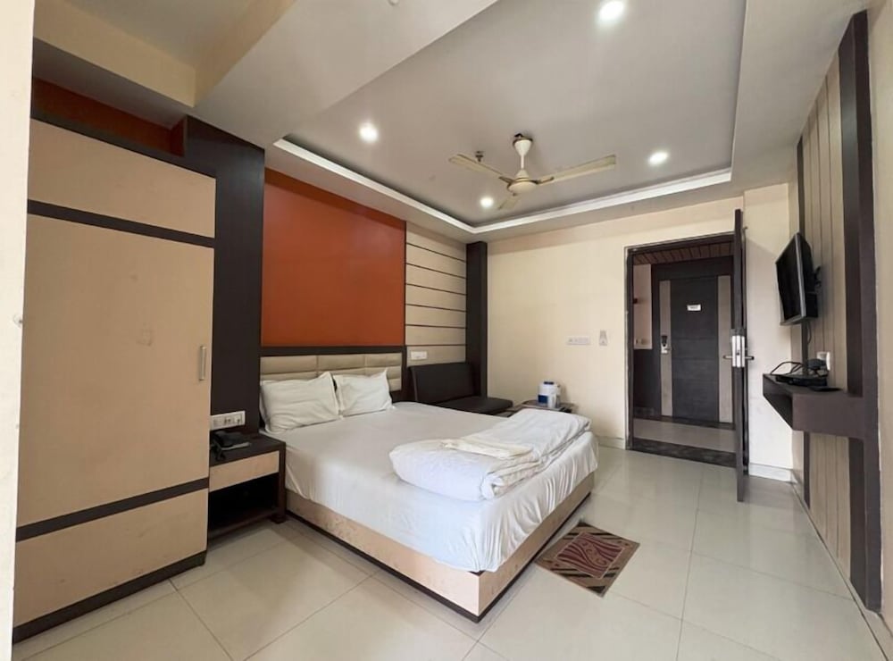 Hotel Big boss New Digha