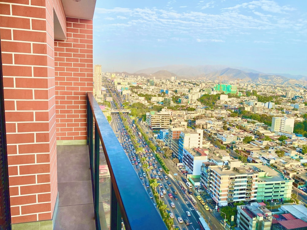 Apartment with San Isidro View (2802)