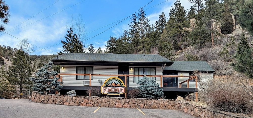 Coyote Motel West