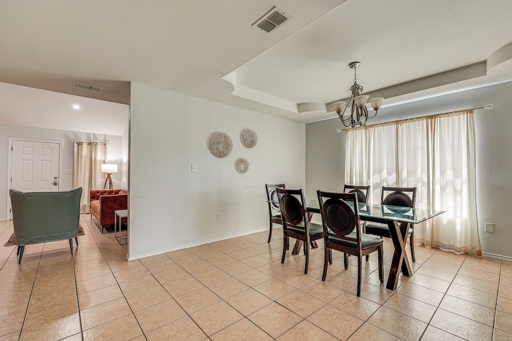 4 Mi to Dtwn Brownsville: Family Home w/ Yard!