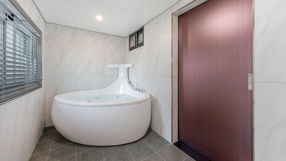 Sacheon Ara Private Pool Villa