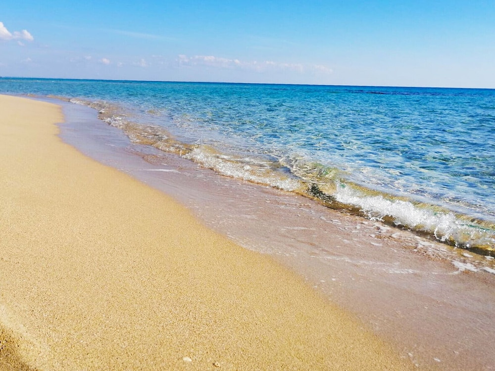 Affittimoderni Salento Spiaggia Bianca view 3