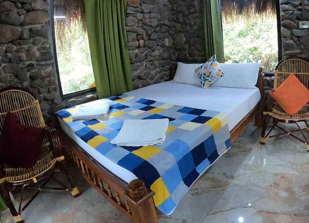 HOLISTIC STAY RESORT