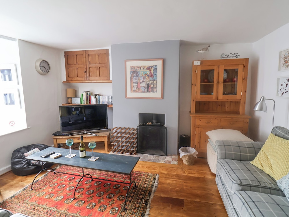 Coombe Street Cottage