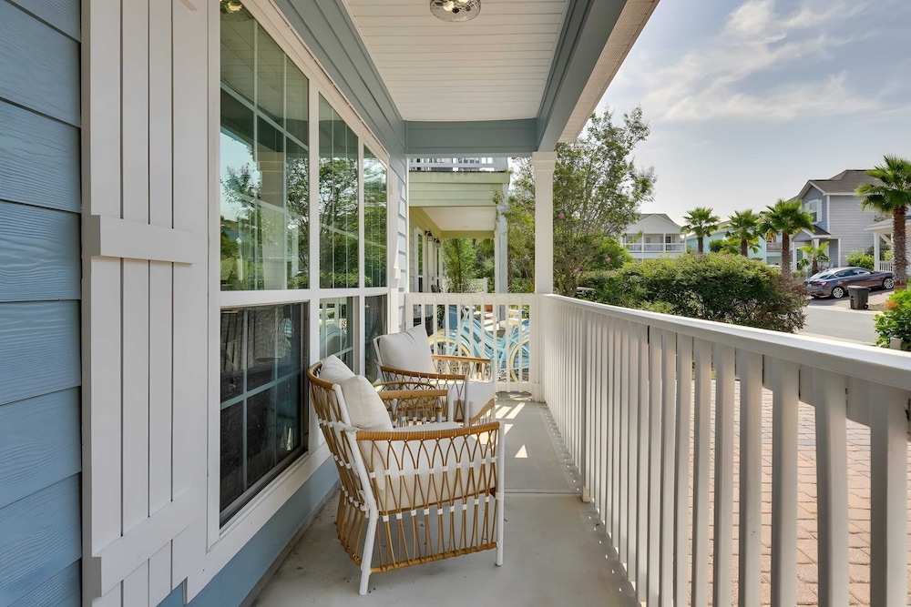 Salty Rose Inn by Avantstay Inlet Beach Home w/ Porch, Firepit & Pool Access