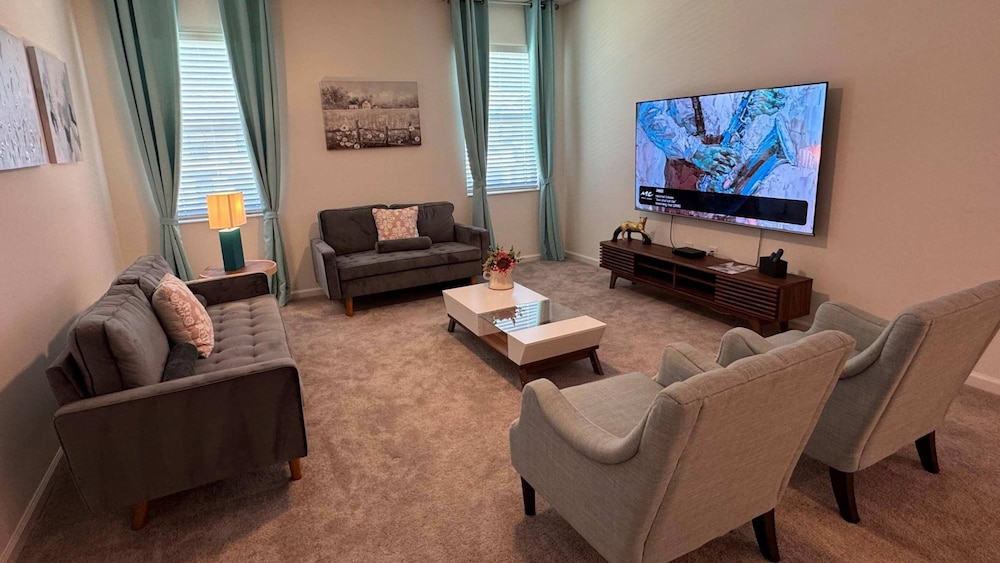 Family Friendly 12bd w Jacuzzi Veranda Palms 4401