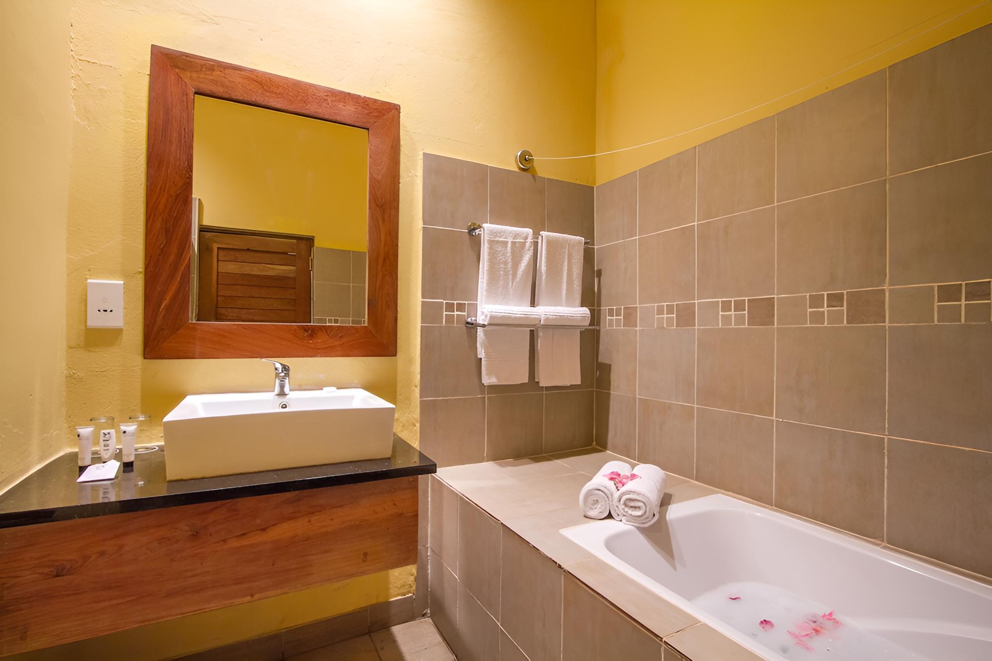 CityBlue Courtyard Hotel & Suites