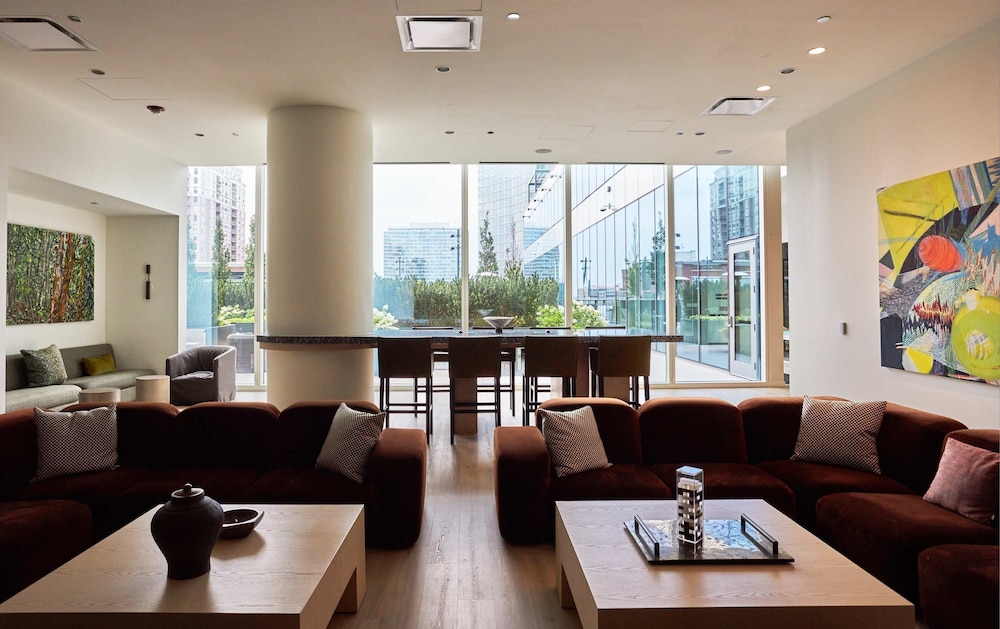 Sky-high Living Lake Views Elite Experience