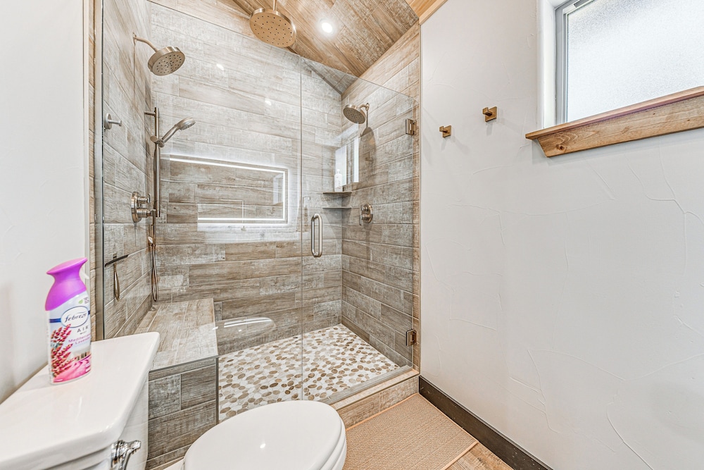 Walkable Location & Scenic Views: Ruidoso Cabin!