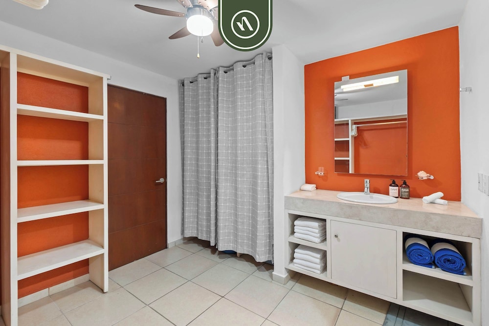 Mexican 2 BR Condo in Hotel Zone - Near the Beach