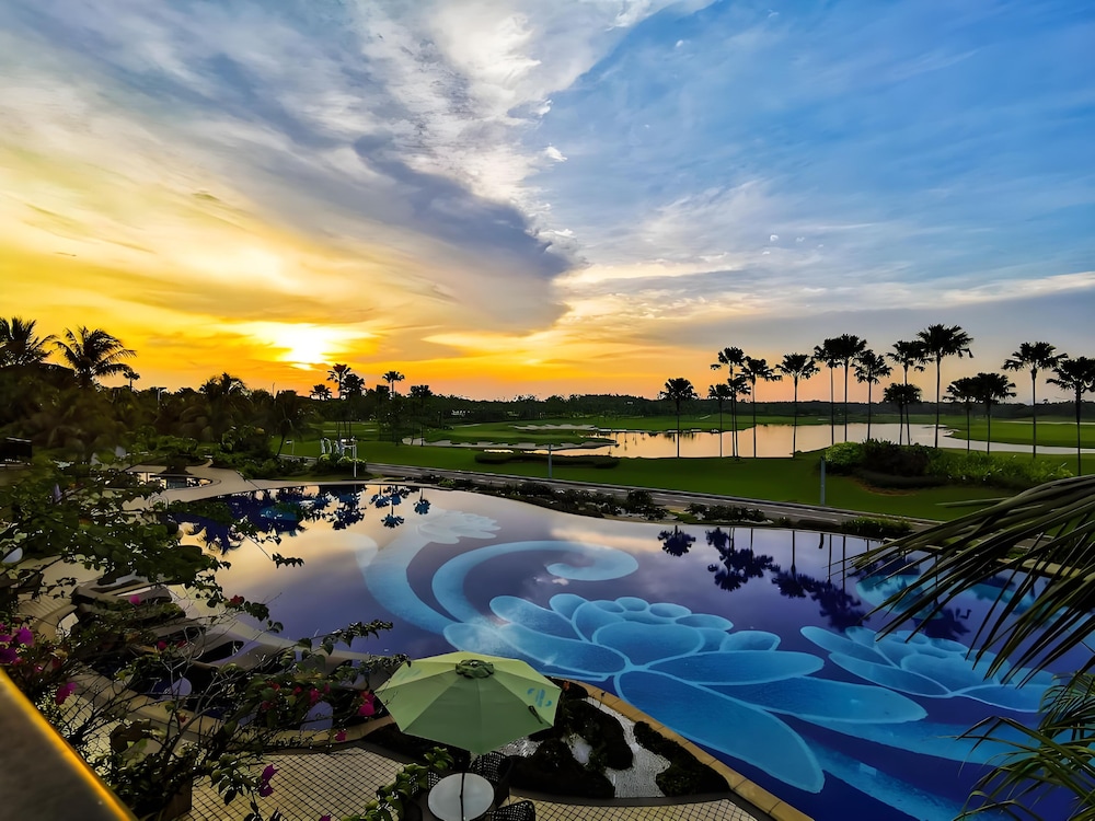 Forest City Golf Villa by A & Home Party