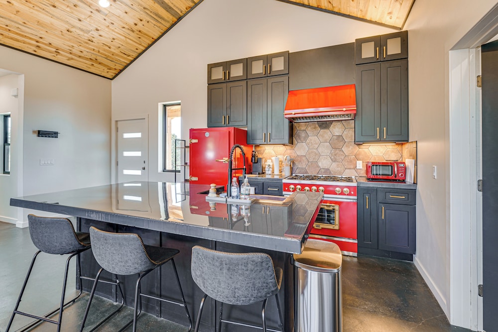 5 Mi to Great Sand Dunes NP: Mountain Retreat!